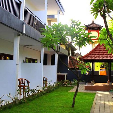 Отель U House Seminyak Керобокан Экстерьер фото