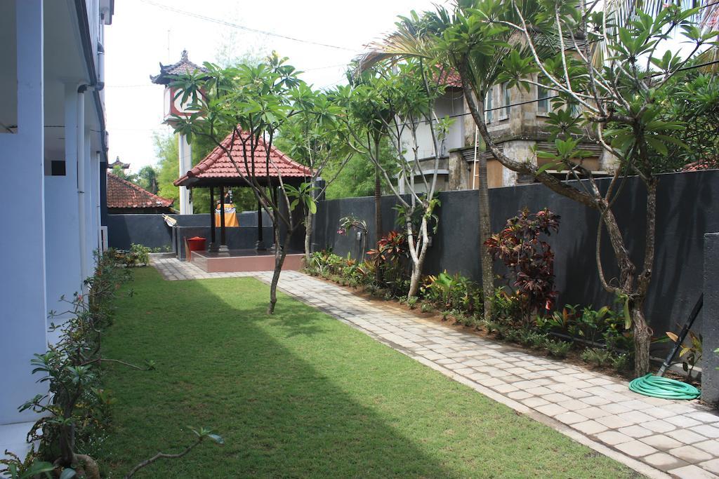 Отель U House Seminyak Керобокан Экстерьер фото