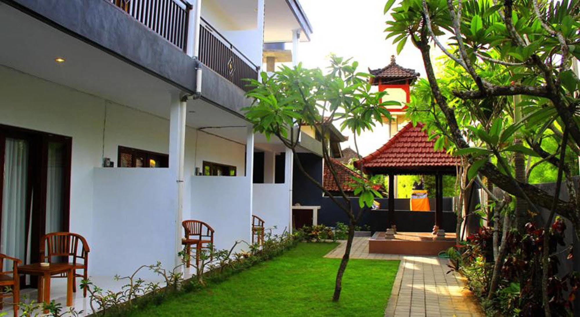 Отель U House Seminyak Керобокан Экстерьер фото